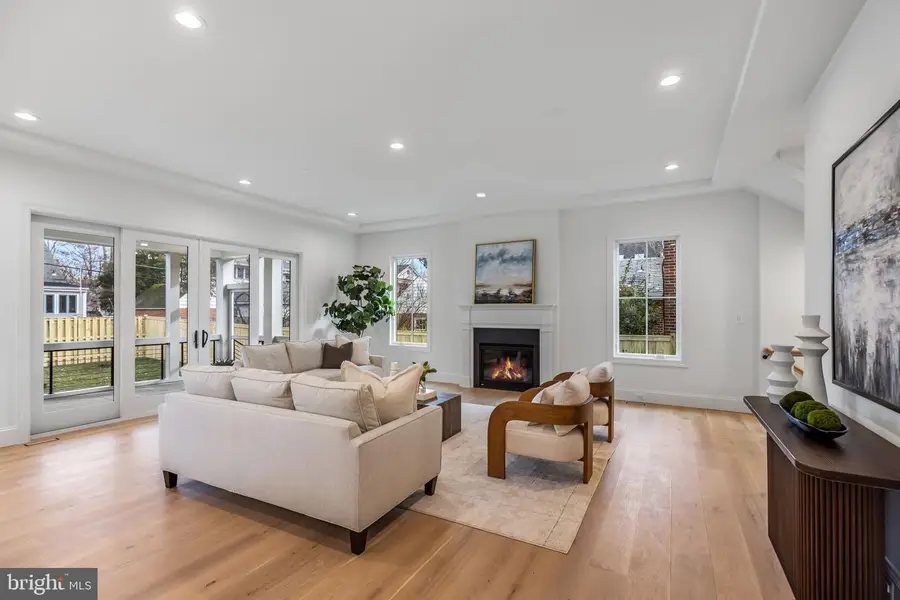 629 N Lincoln St N, Arlington, VA 22201 - Image #2