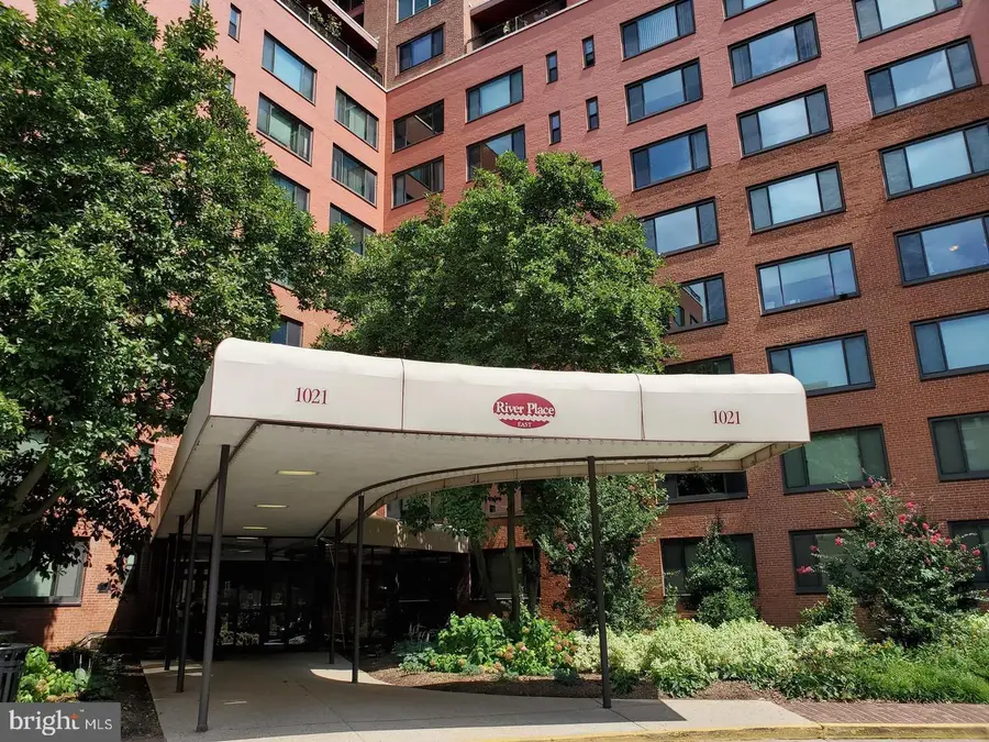 1021 Arlington Blvd #702, Arlington, VA 22209 - Image #2