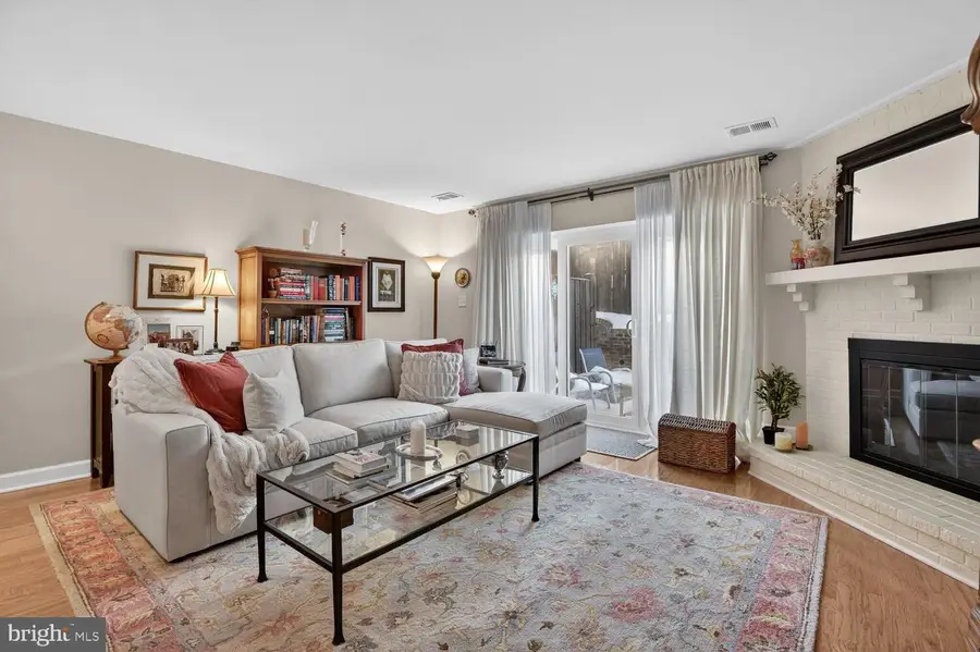 2121d N Monroe St, Arlington, VA 22207 - Image #3