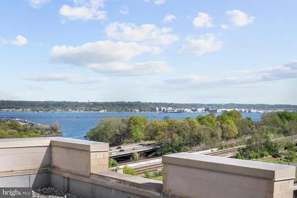 3650 S Glebe Rd #1050, ARLINGTON, VA 22202