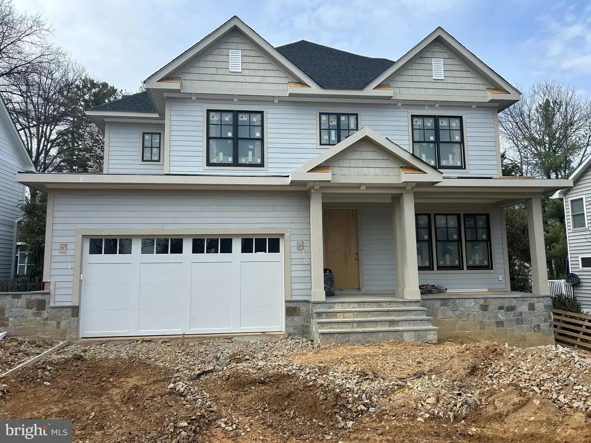 5813 22nd St N, Arlington, VA 22205 - #1