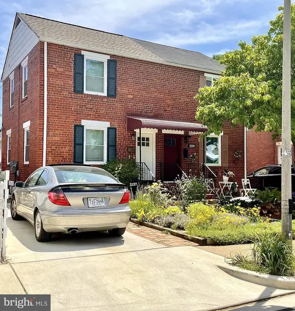 2137 S Pollard St, ARLINGTON, VA 22204