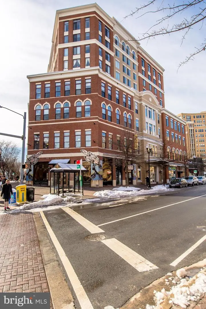 1220 N Fillmore St #602, Arlington, VA 22201 - Image #1