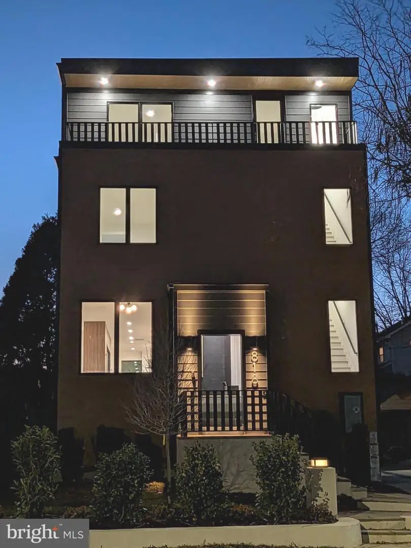 818 N Edgewood St, Arlington, VA 22201 - #2