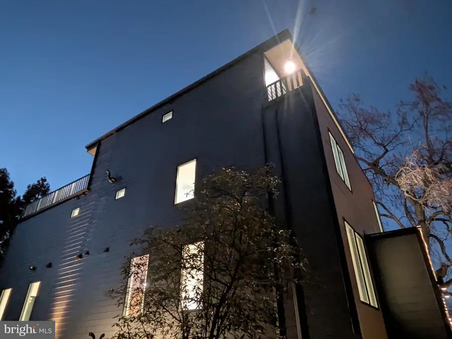 818 N Edgewood St, Arlington, VA 22201 - #3