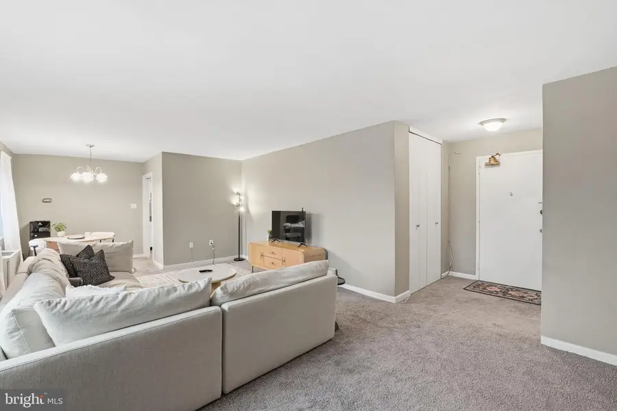 1300 S Arlington Ridge Rd #204, Arlington, VA 22202 - Image #2