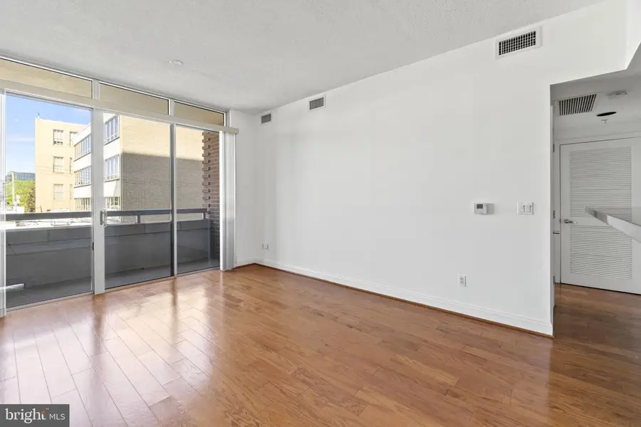 1020 N Highland St #221, Arlington, VA 22201 - #3