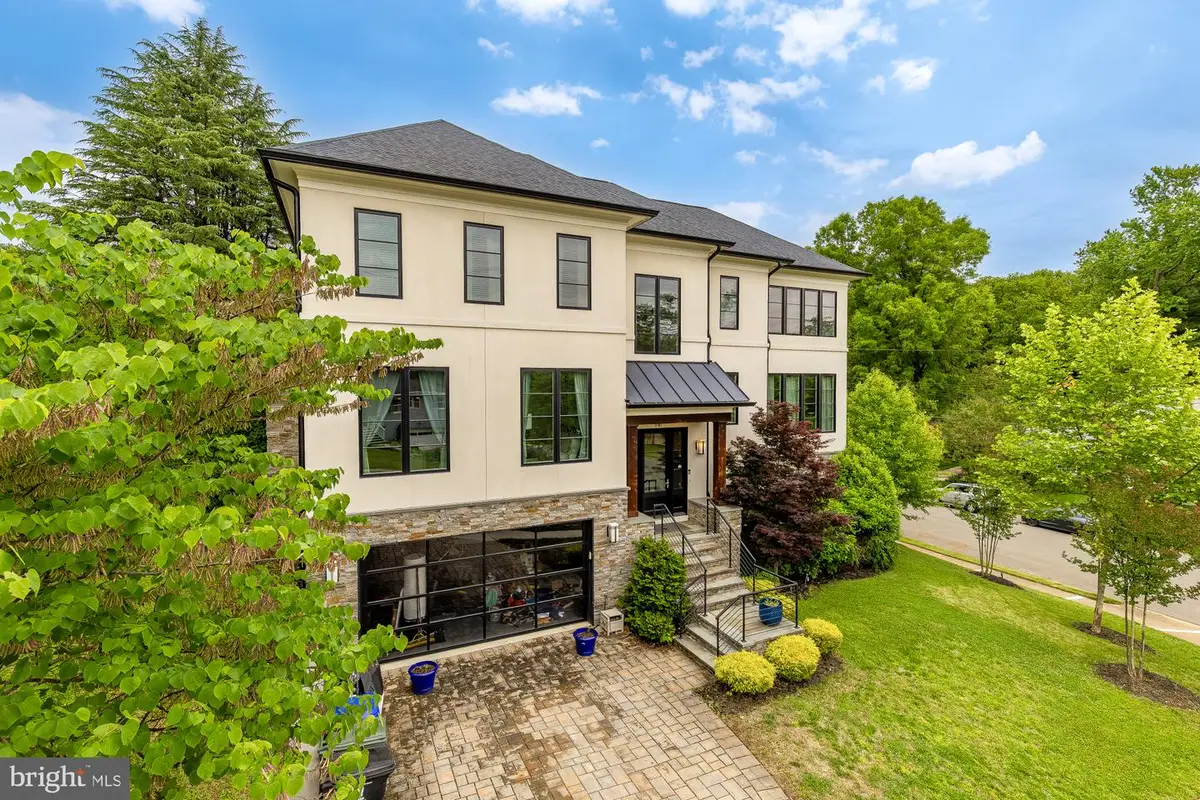 3701 38 Th St N, Arlington, VA 22207 - #1