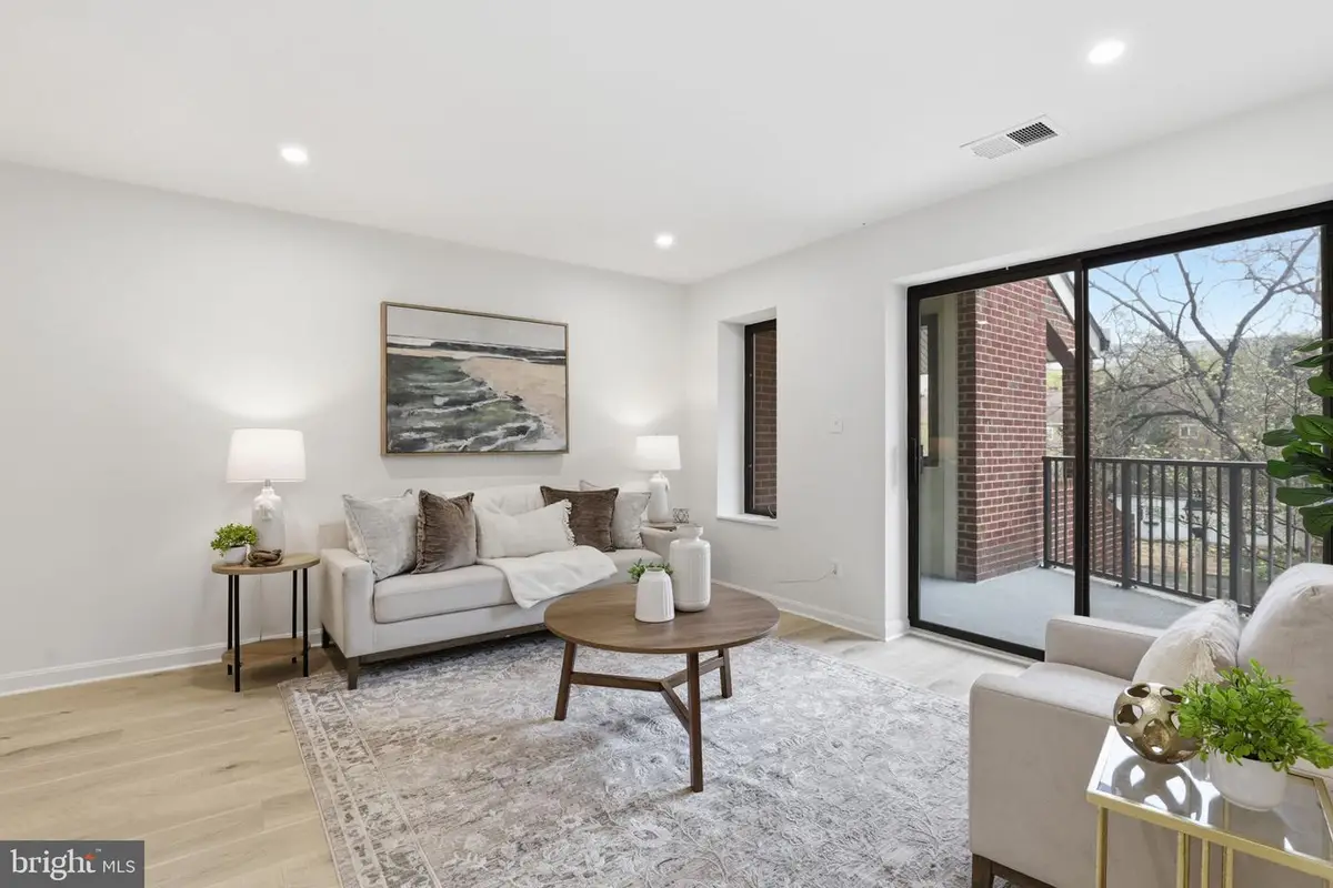 1020 N Stafford St #202, Arlington, VA 22201 - #1