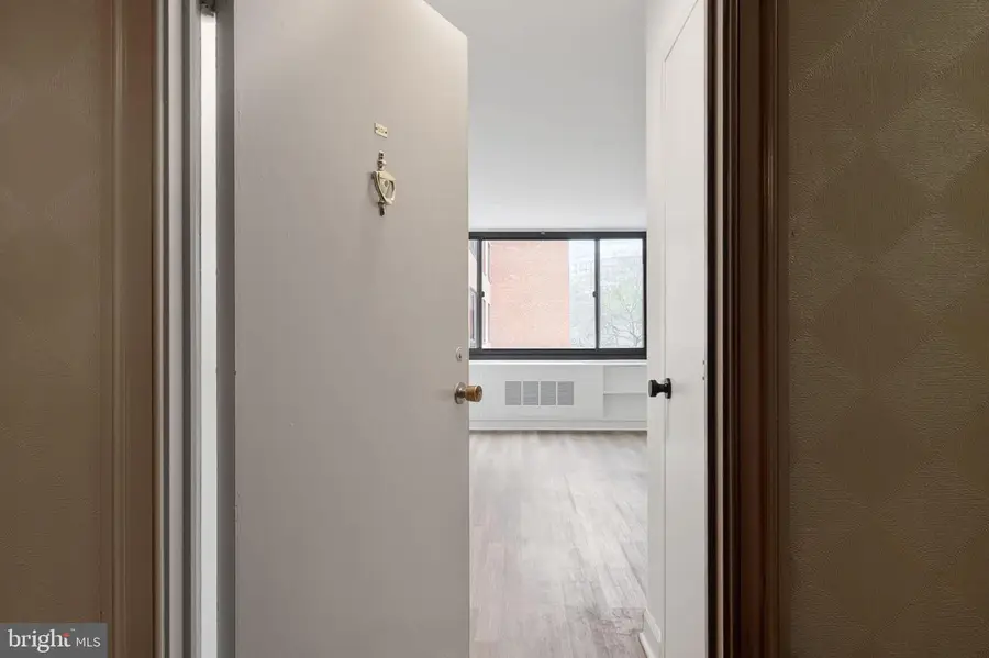 1011 Arlington Blvd #501, Arlington, VA 22209 - Image #2