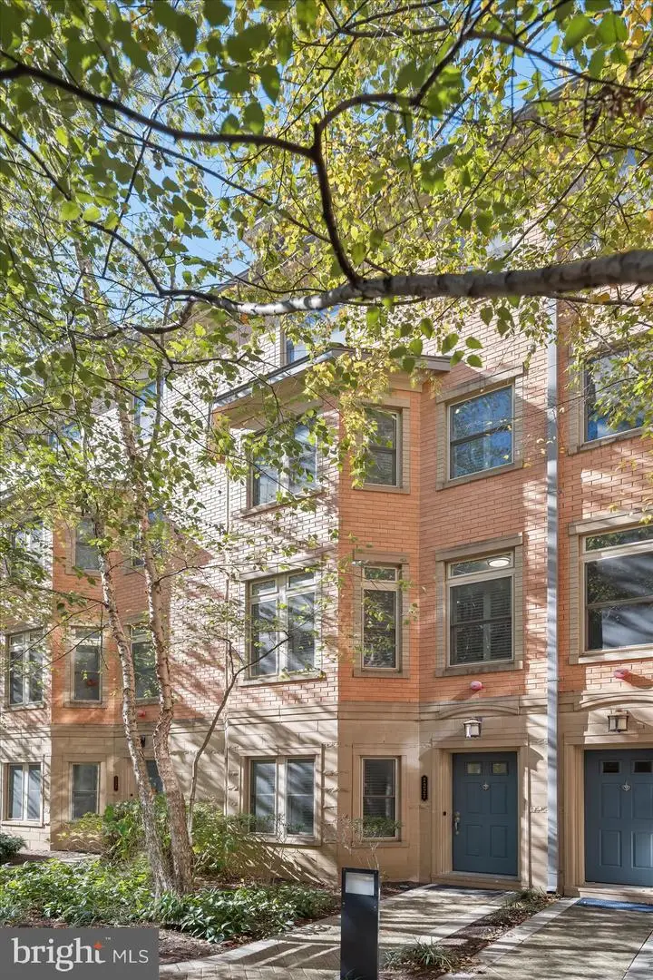 2227 12th Ct N, Arlington, VA 22201 - Image #2