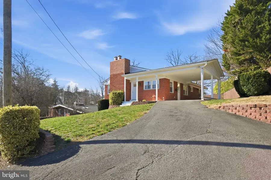 1808 N Johnson St, Arlington, VA 22207 - #2