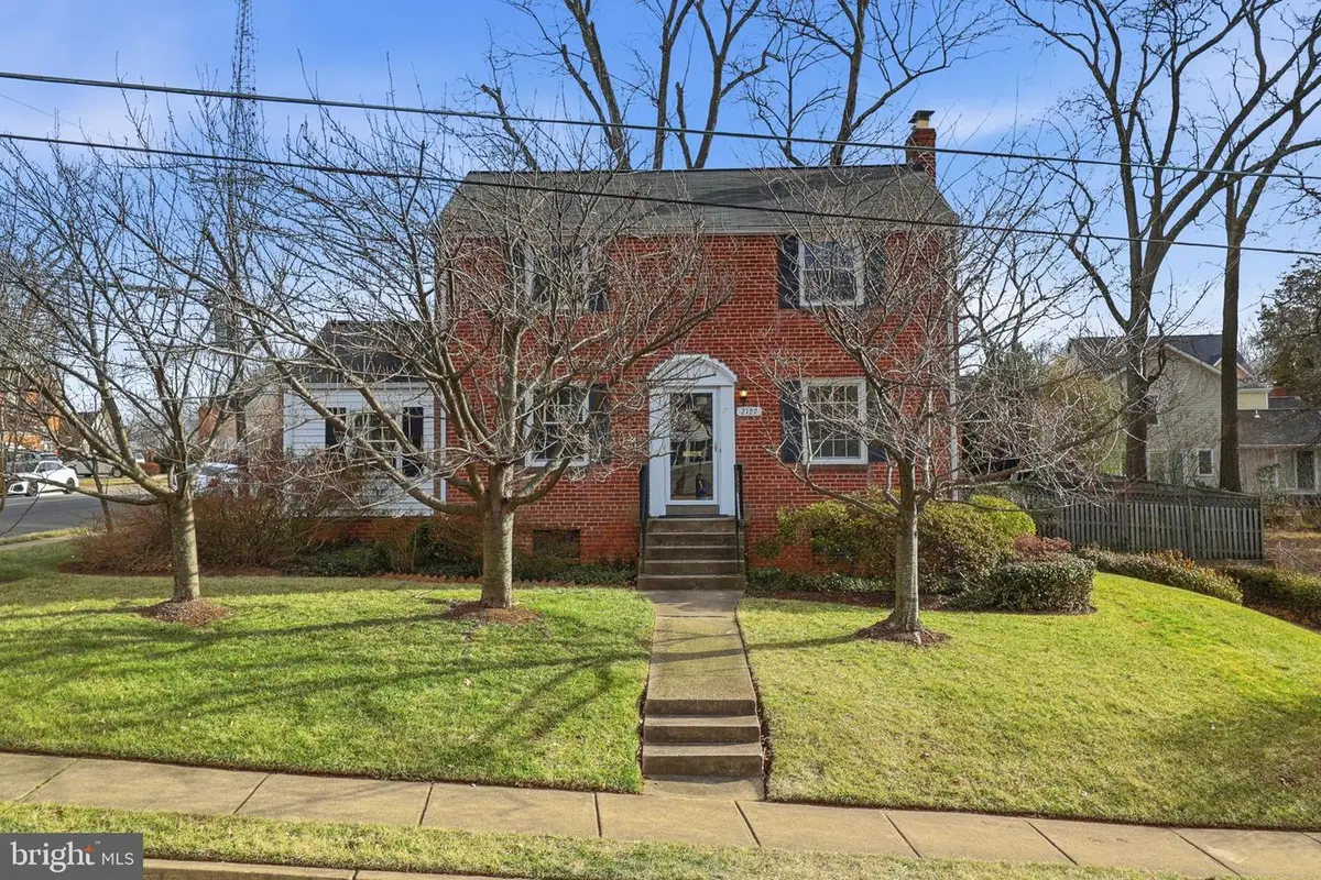 2127 Patrick Henry Dr, Arlington, VA 22205 - Image #1