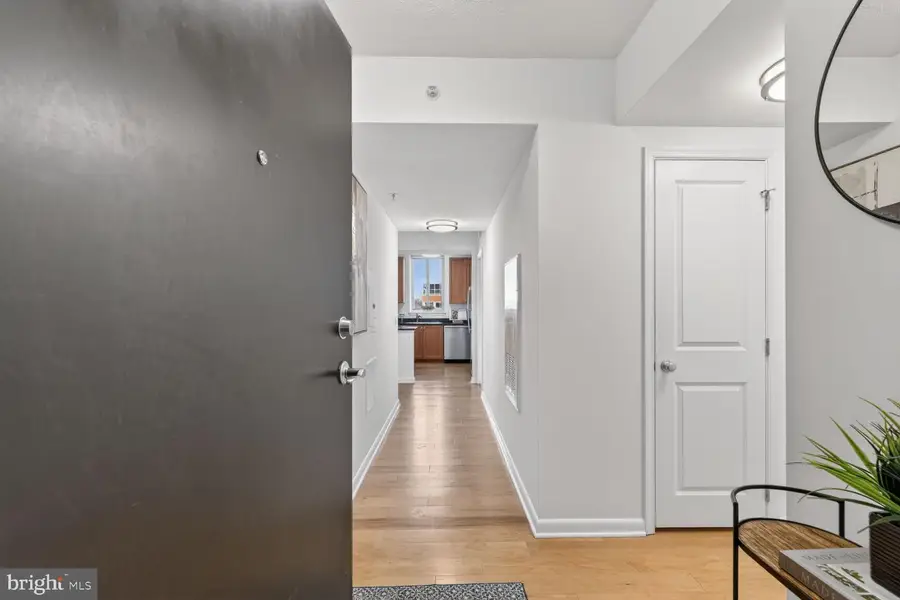 851 N Glebe Rd #817, Arlington, VA 22203 - Image #2