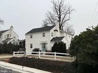 3111 S Hill St, ARLINGTON, VA 22202