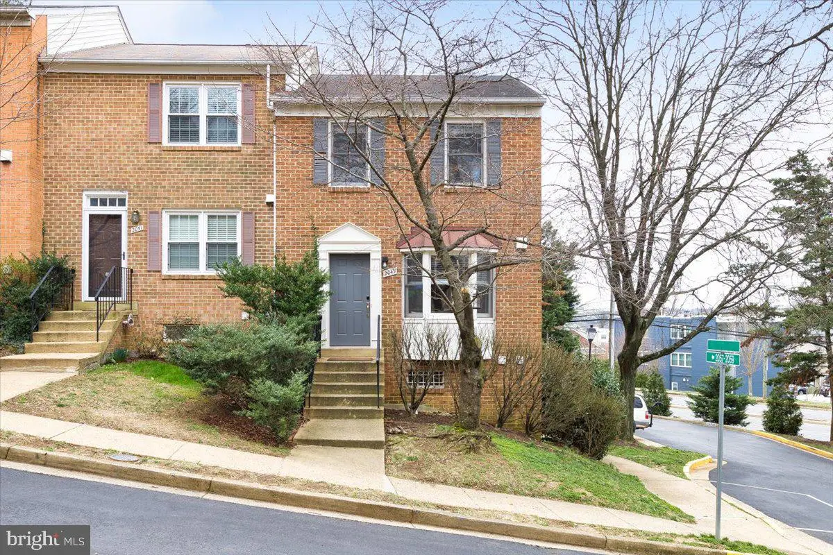 2049 S Glebe Rd, Arlington, VA 22204 - #1