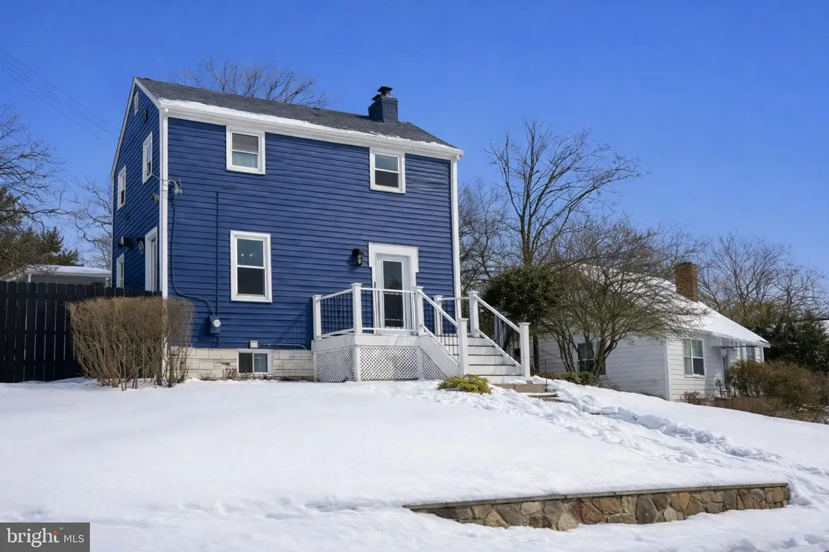 2213 S Dinwiddie St, Arlington, VA 22206 - Image #1