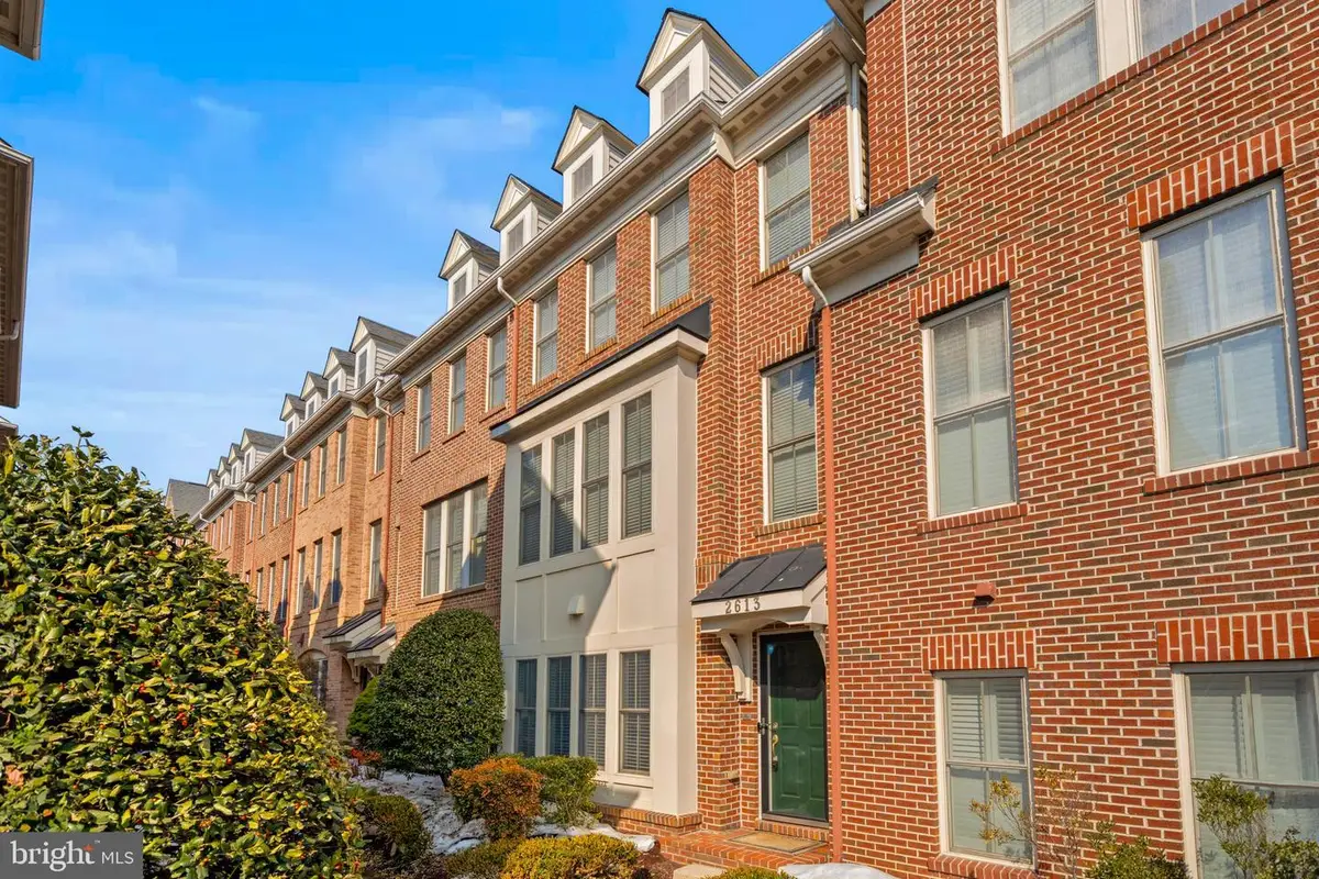 2613 S Kenmore Ct, Arlington, VA 22206 - #1
