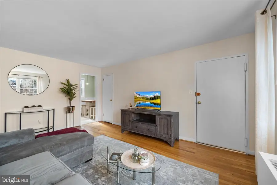 2051 N Woodstock St #201, Arlington, VA 22207 - #3
