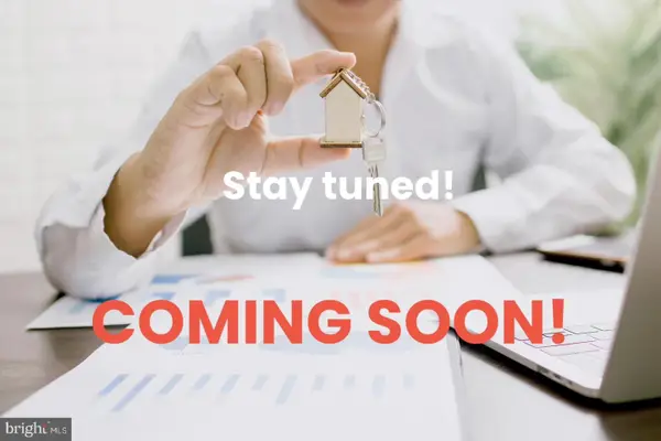 1661 S Hayes St #2, ARLINGTON, VA 22202