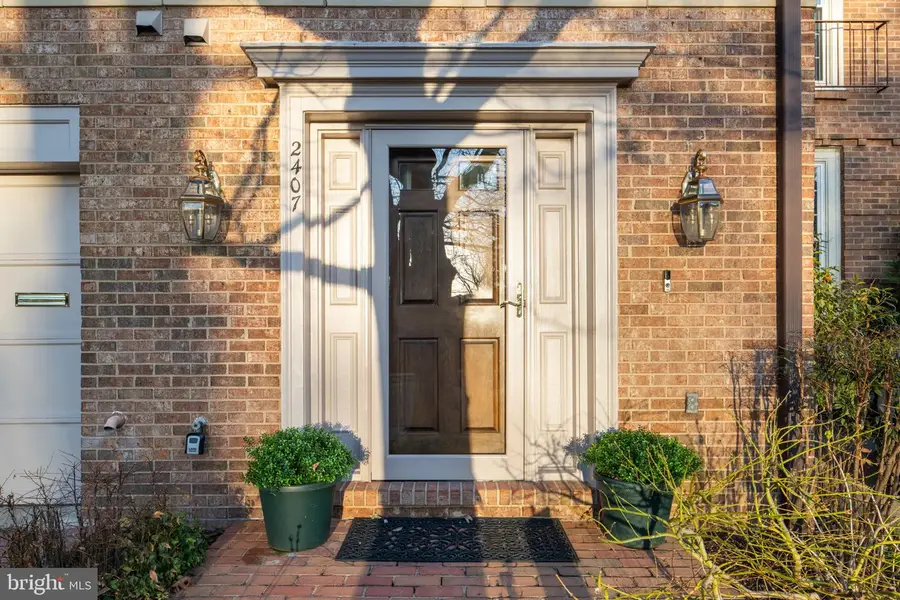 2407 S Queen St, Arlington, VA 22202 - #3