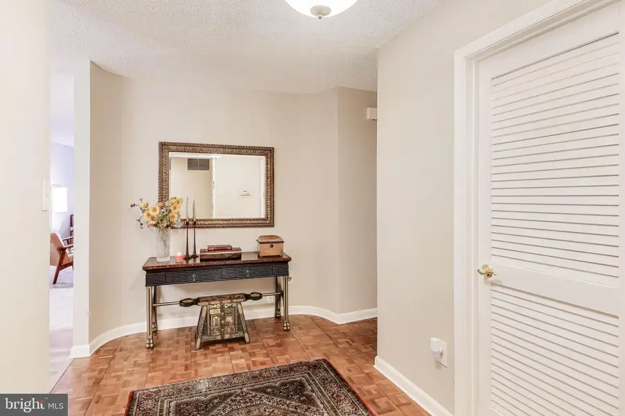 1101 S Arlington Ridge Rd #305, Arlington, VA 22202 - #3