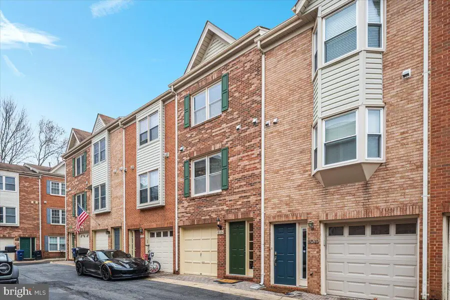 1802-e 9th St S, Arlington, VA 22204 - #2