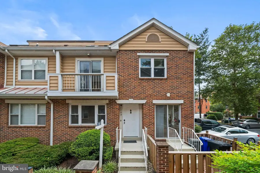 1109 N Vernon St, Arlington, VA 22201 - #2