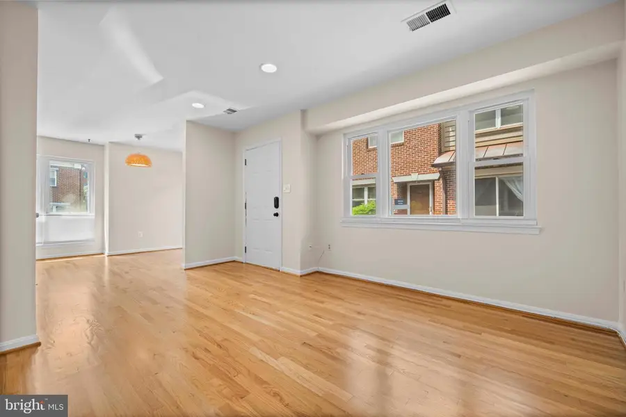 1109 N Vernon St, Arlington, VA 22201 - #3