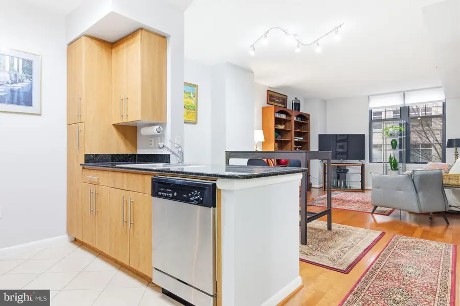 1021 N Garfield St #404, Arlington, VA 22201 - #3