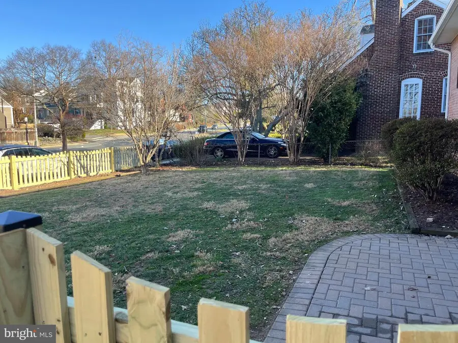 2526 N George Mason Dr, Arlington, VA 22207 - #2