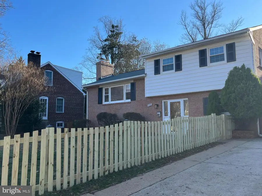 2526 N George Mason Dr, Arlington, VA 22207 - #3