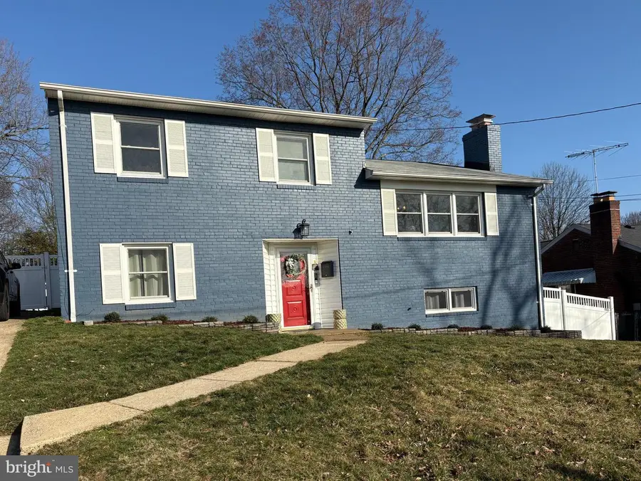 2319 N Roosevelt St, Arlington, VA 22205 - #3