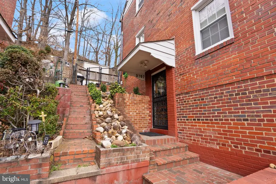 3707 Kemper Rd, Arlington, VA 22206 - #3