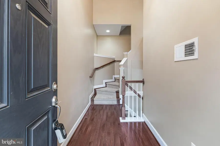 2654 S Kenmore Ct, Arlington, VA 22206 - #3