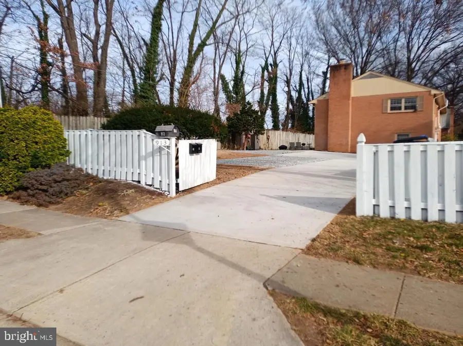 913 N Harrison St, Arlington, VA 22205 - #2