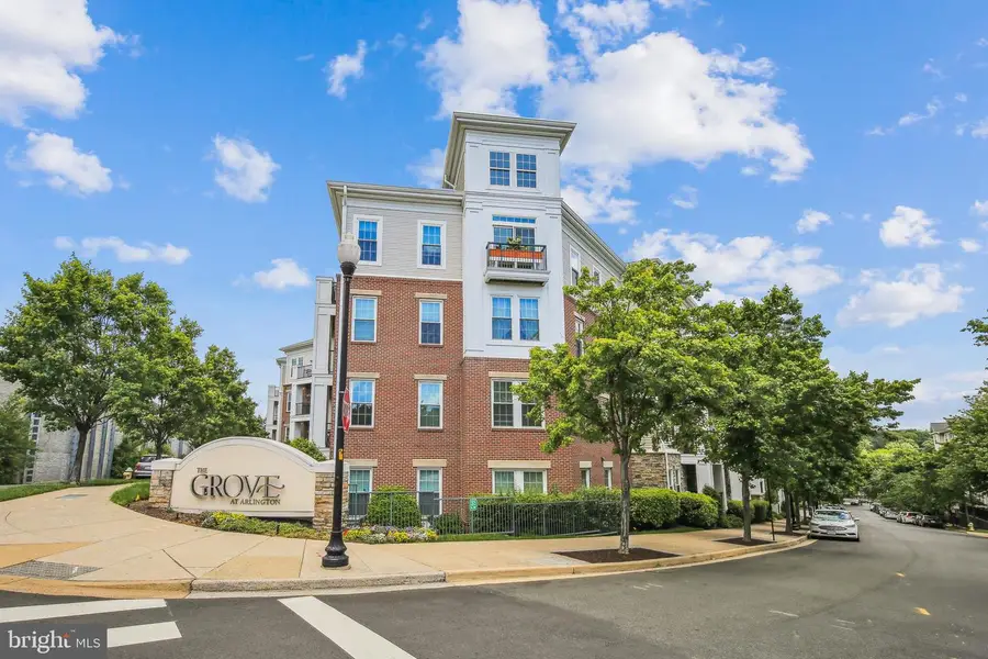 2465 Army Navy Dr #104, Arlington, VA 22206 - #2