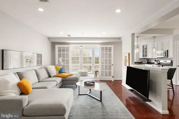 4065 S Four Mile Run Dr #302, ARLINGTON, VA 22204