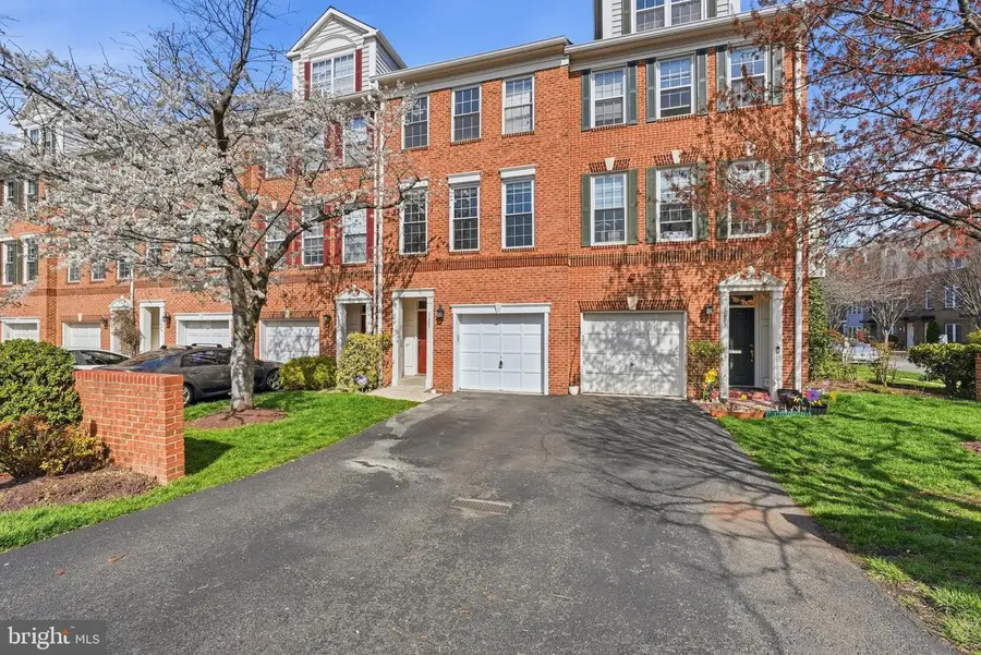 3605 12th St S, Arlington, VA 22204 - #2