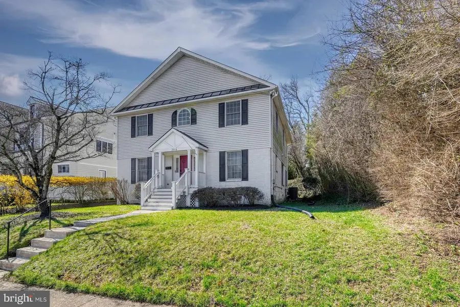 2016 N Greenbrier St, Arlington, VA 22205 - #2