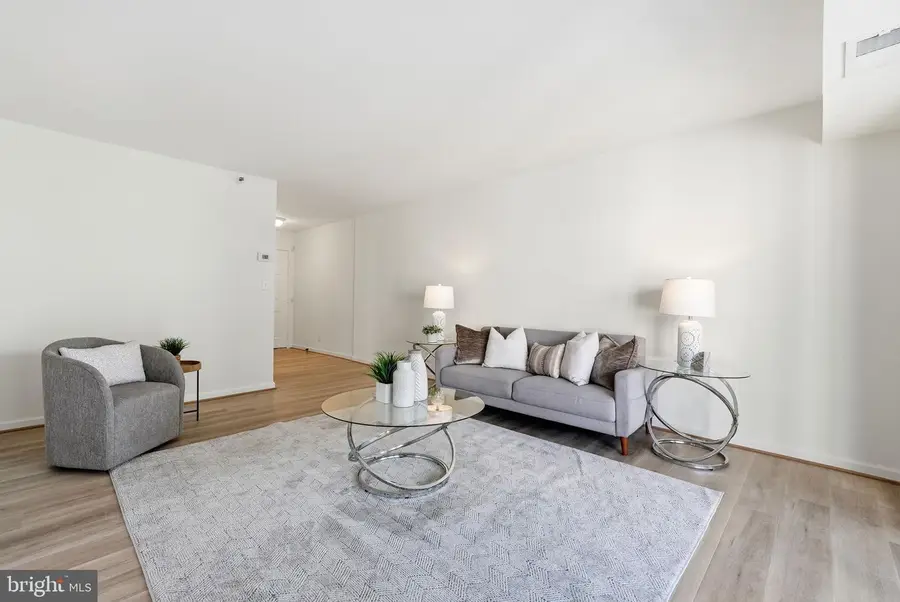 1600 N Oak St #906, Arlington, VA 22209 - #3