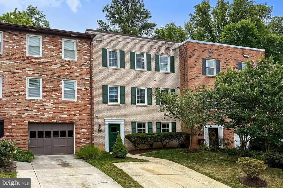 19 S Abingdon St, Arlington, VA 22204 - #3