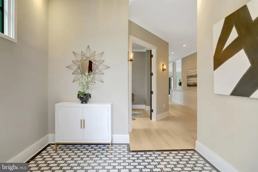 710 N Highland St, Arlington, VA 22201 - #3