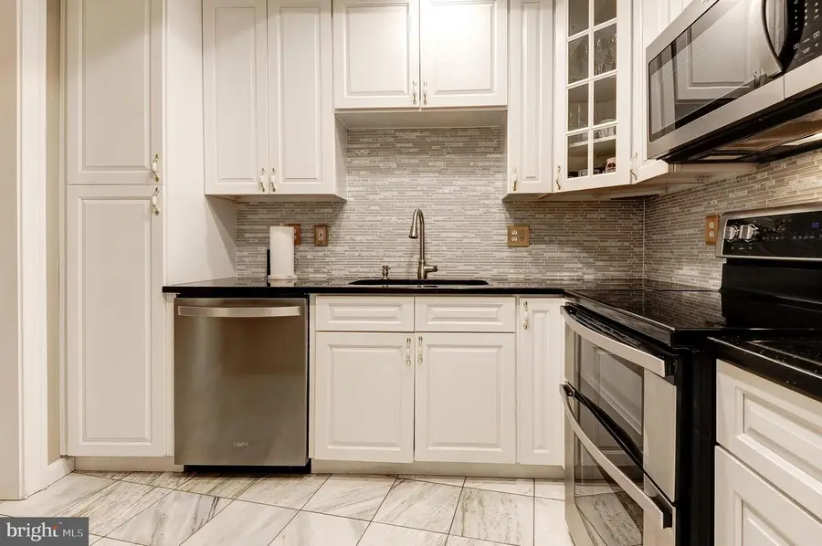 1101 S Arlington Ridge Rd #106, Arlington, VA 22202 - #3