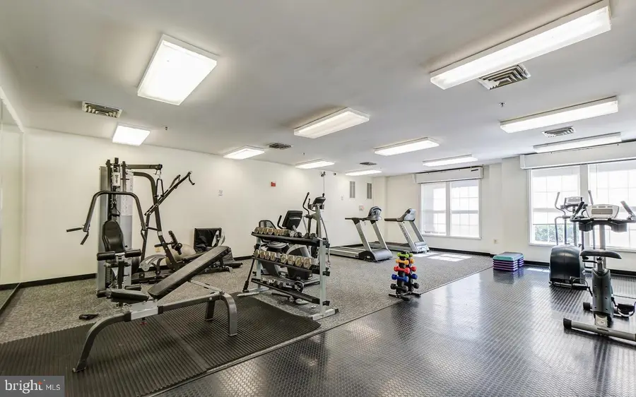 801 S Greenbrier St #103, Arlington, VA 22204 - #2