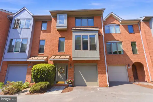 1989 N Adams St, ARLINGTON, VA 22201