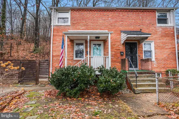 3829 S Four Mile Run Dr, ARLINGTON, VA 22206