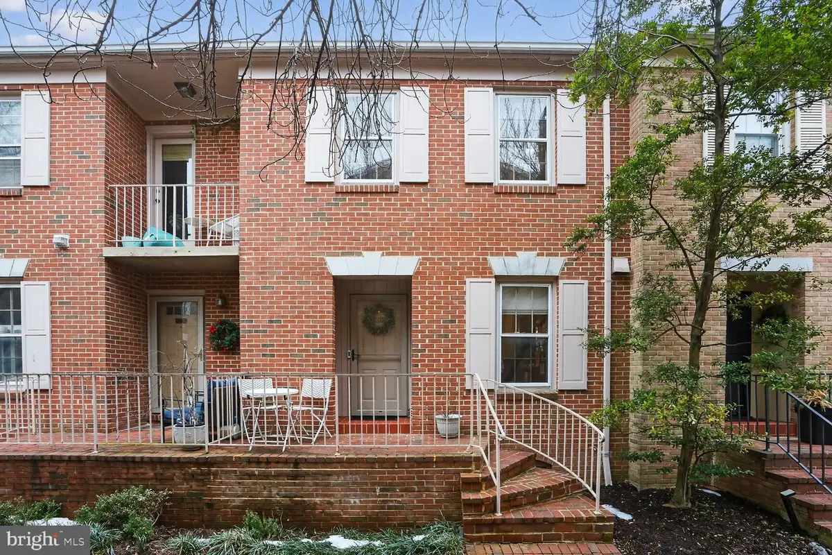 1003-b N Daniel St, Arlington, VA 22201 - #1