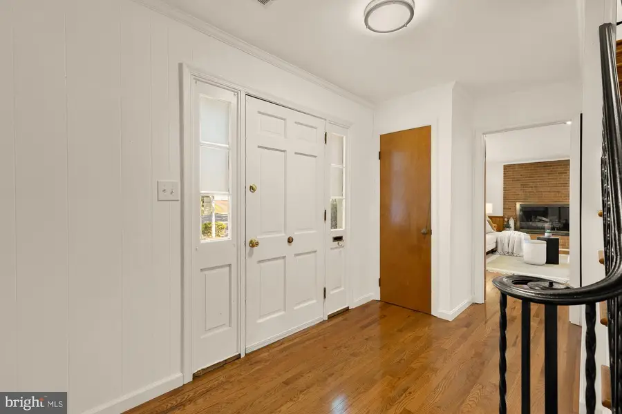 3812 N Ridgeview Rd, Arlington, VA 22207 - #3