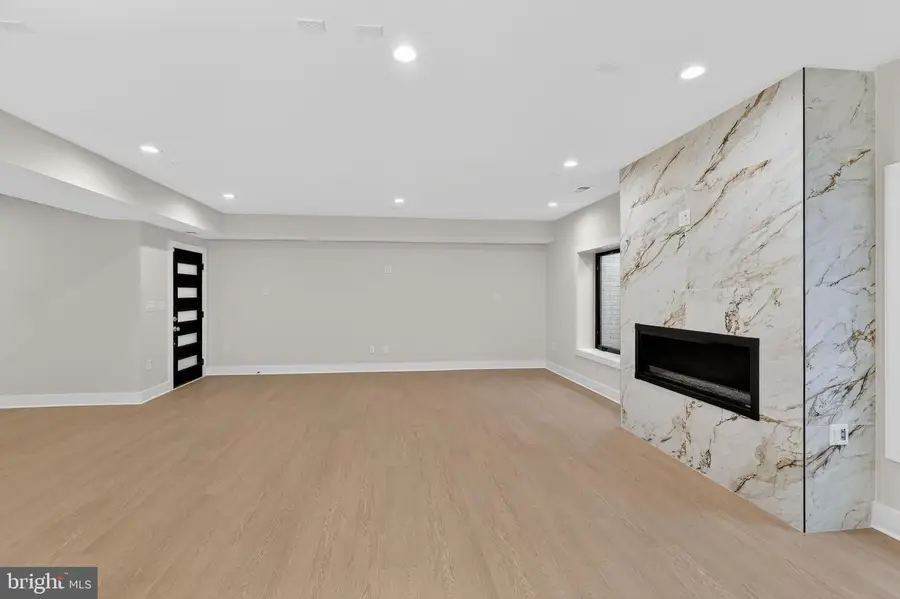 4246 15th St N, Arlington, VA 22207 - #3